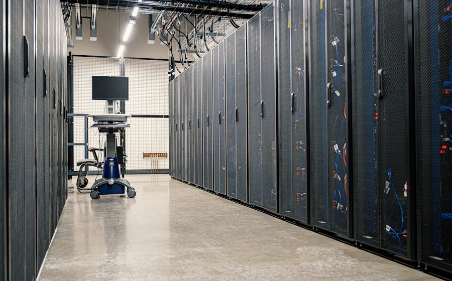 Managed IT services data center and server infrastructure